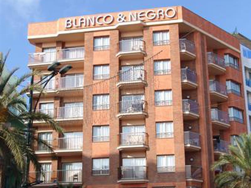 Blanco Y Negro Apartments Lloret de Mar Buitenkant foto