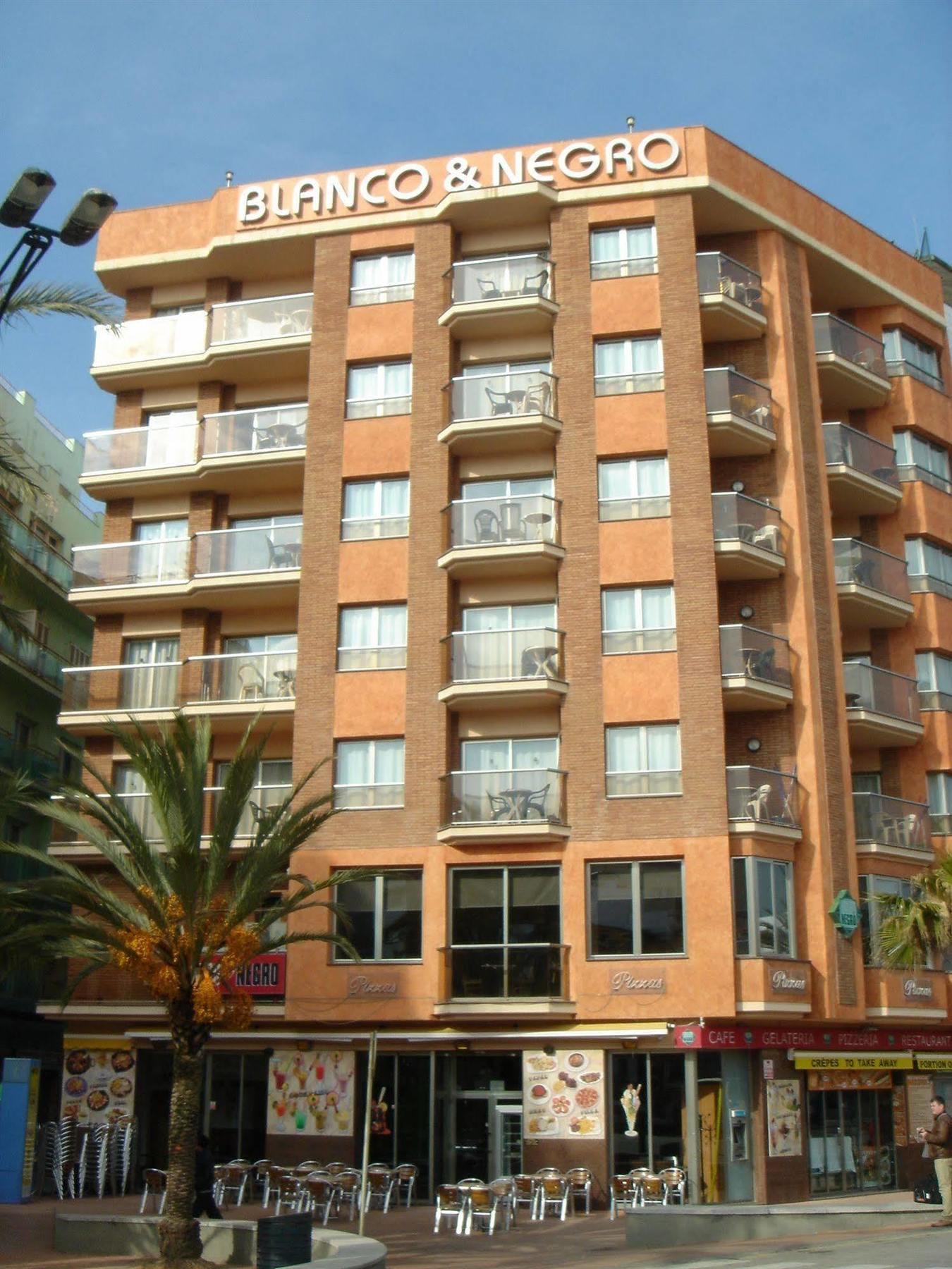 Blanco Y Negro Apartments Lloret de Mar Buitenkant foto